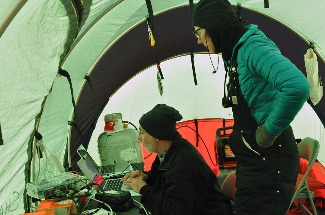 Uploading seismic data